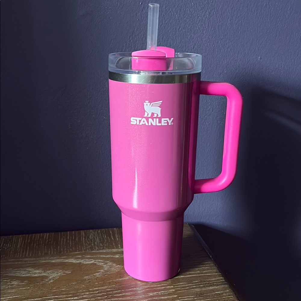 Stanley 40 oz. Quencher H2.0
FlowState Tumbler - Winter Wonderland Collection